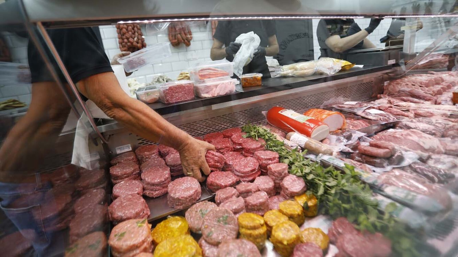 Las fotos de la reapertura de la Boutique de la Carne 42 días después del incendio
