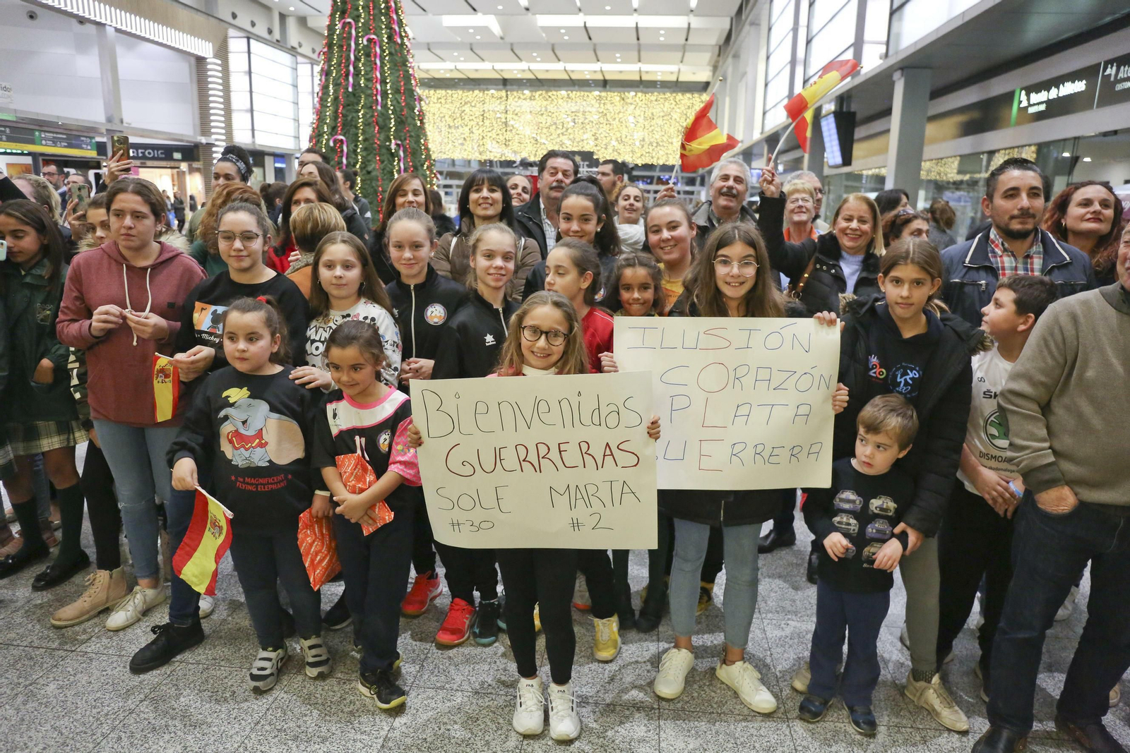 La llegada de Sole y Marta López a Málaga, en fotos