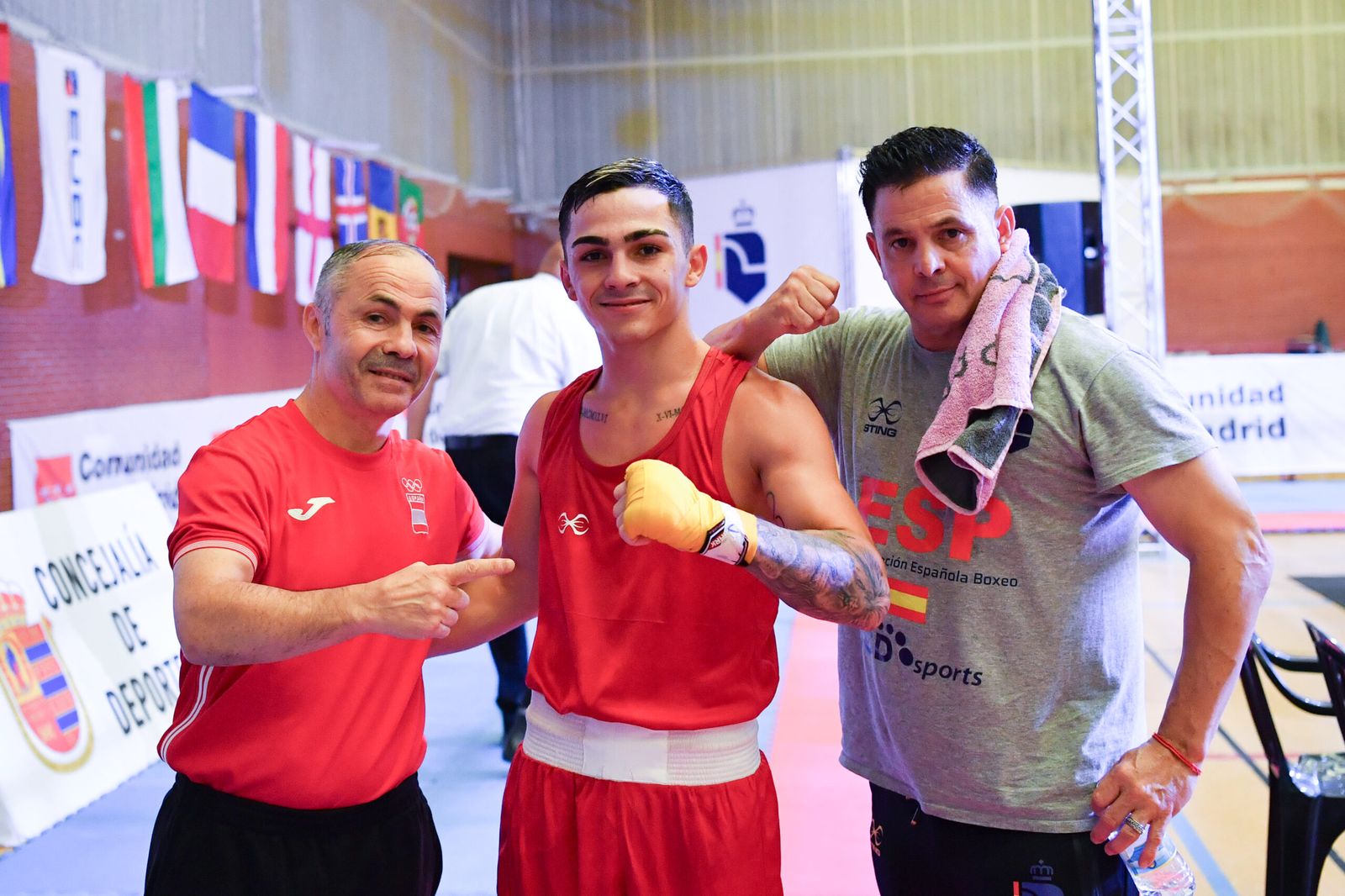Rafa Lozano júnior, junto a su equipo de trabajo en la selección española de boxeo.