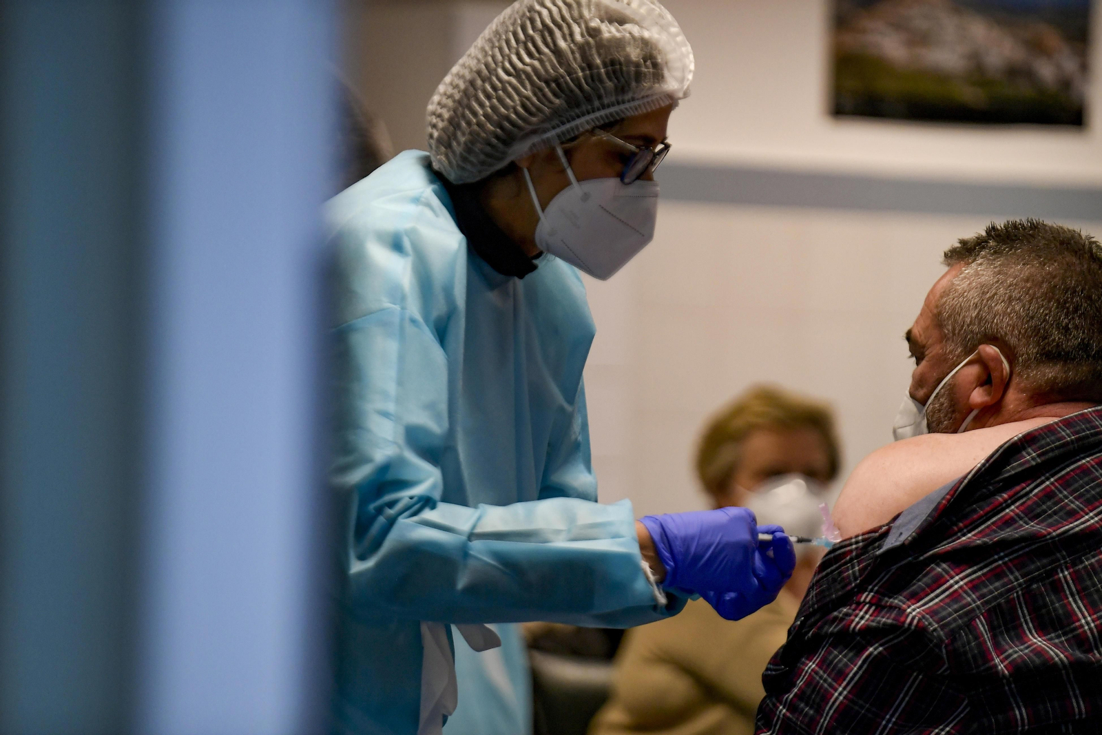 Fotos: segundo día de vacunas en Granada