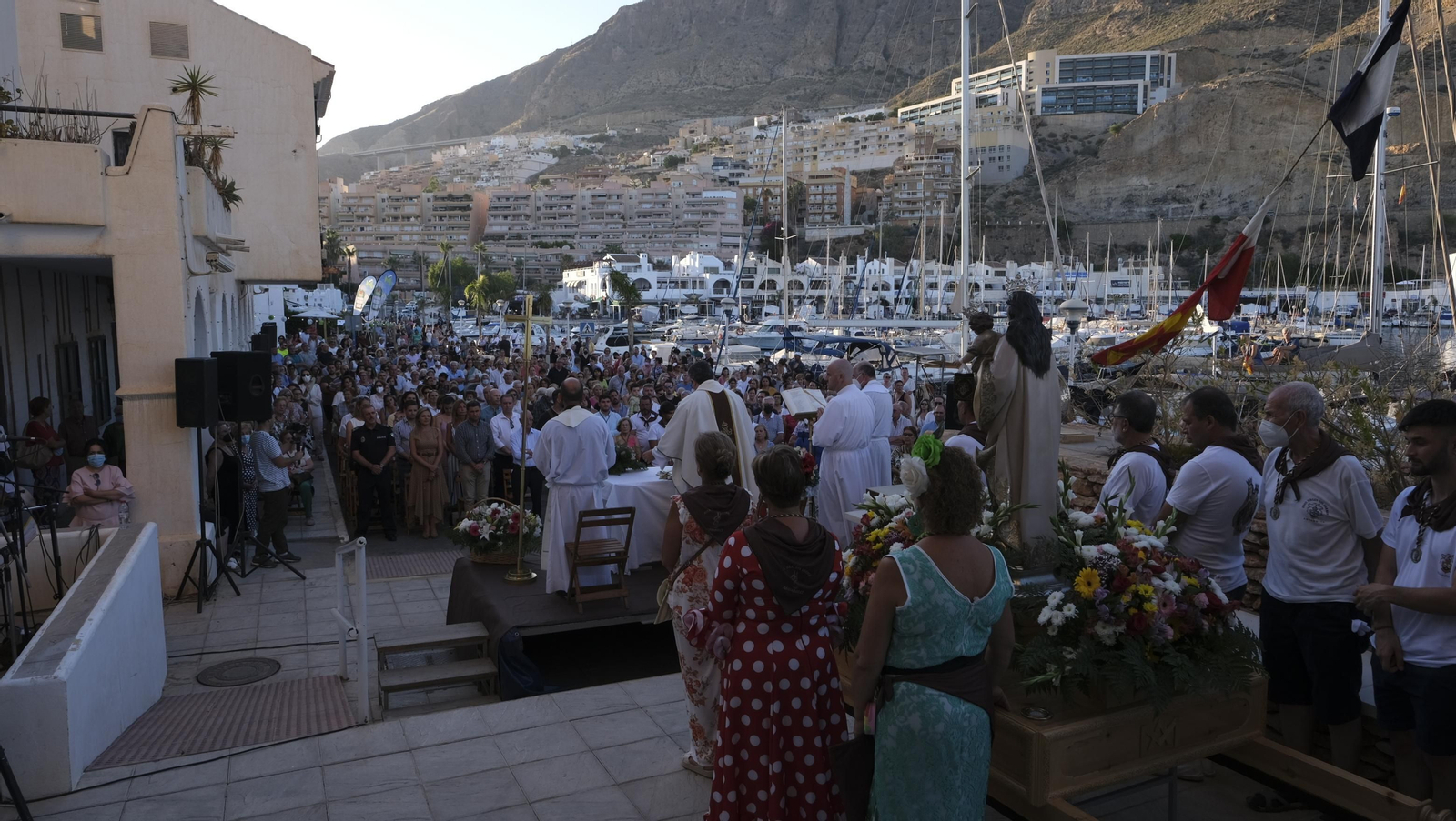 Procesión marinera de la Virgen del Carmen en Aguadulce