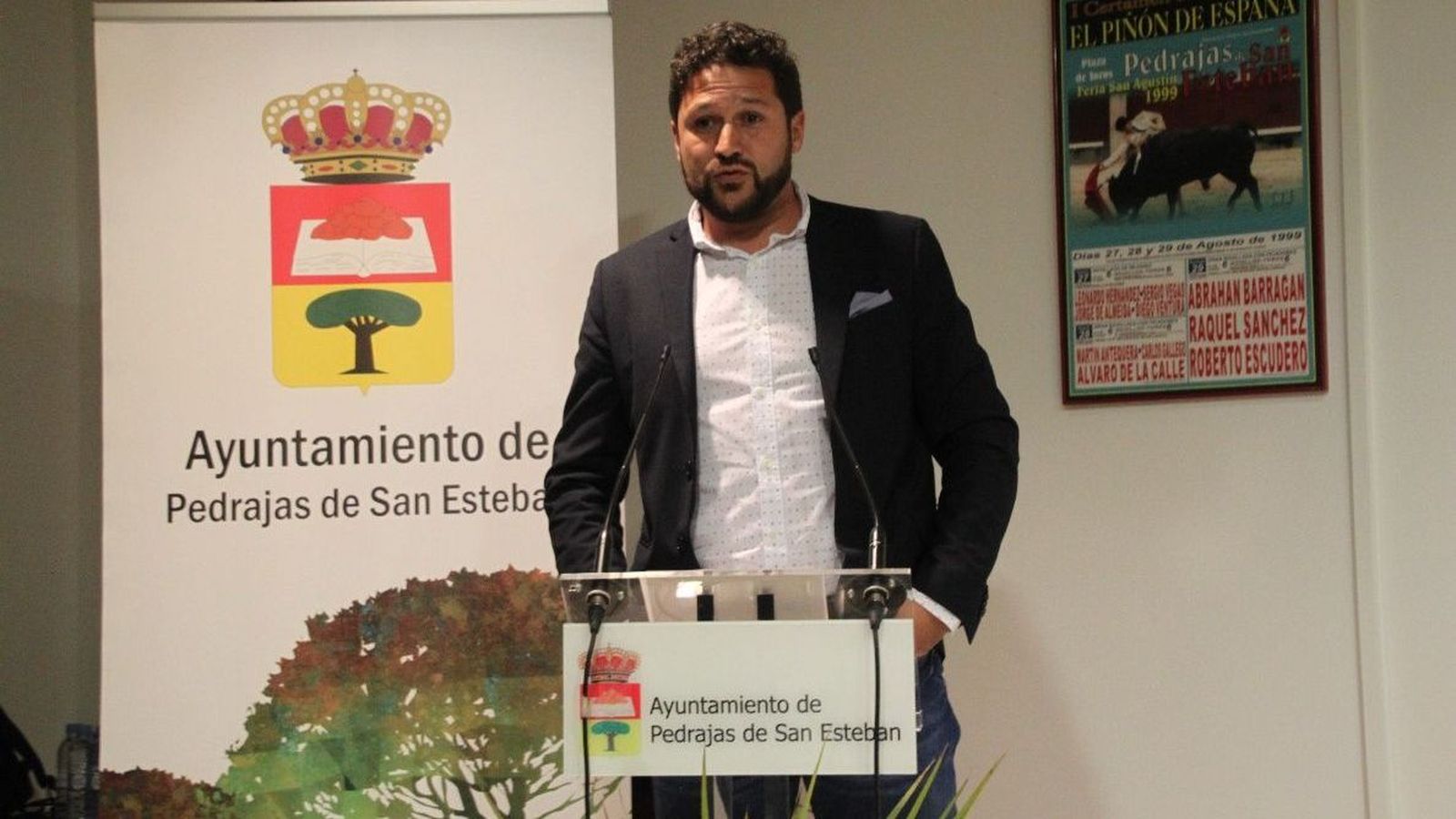 El empresario taurino Enrique Luján en Pedrajas de San Estebán.