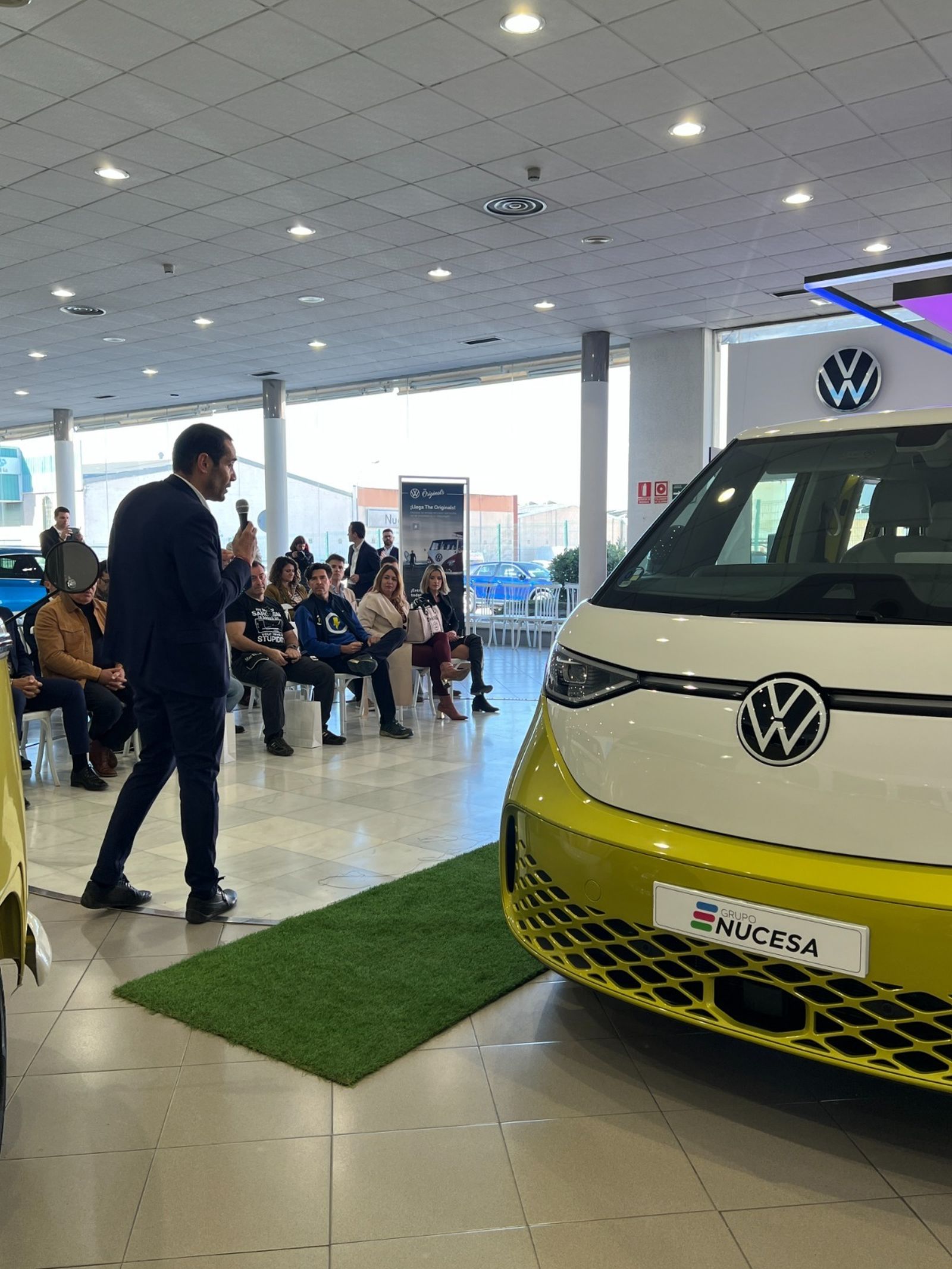 Momento de la presentación de la nueva ID. Buzz.