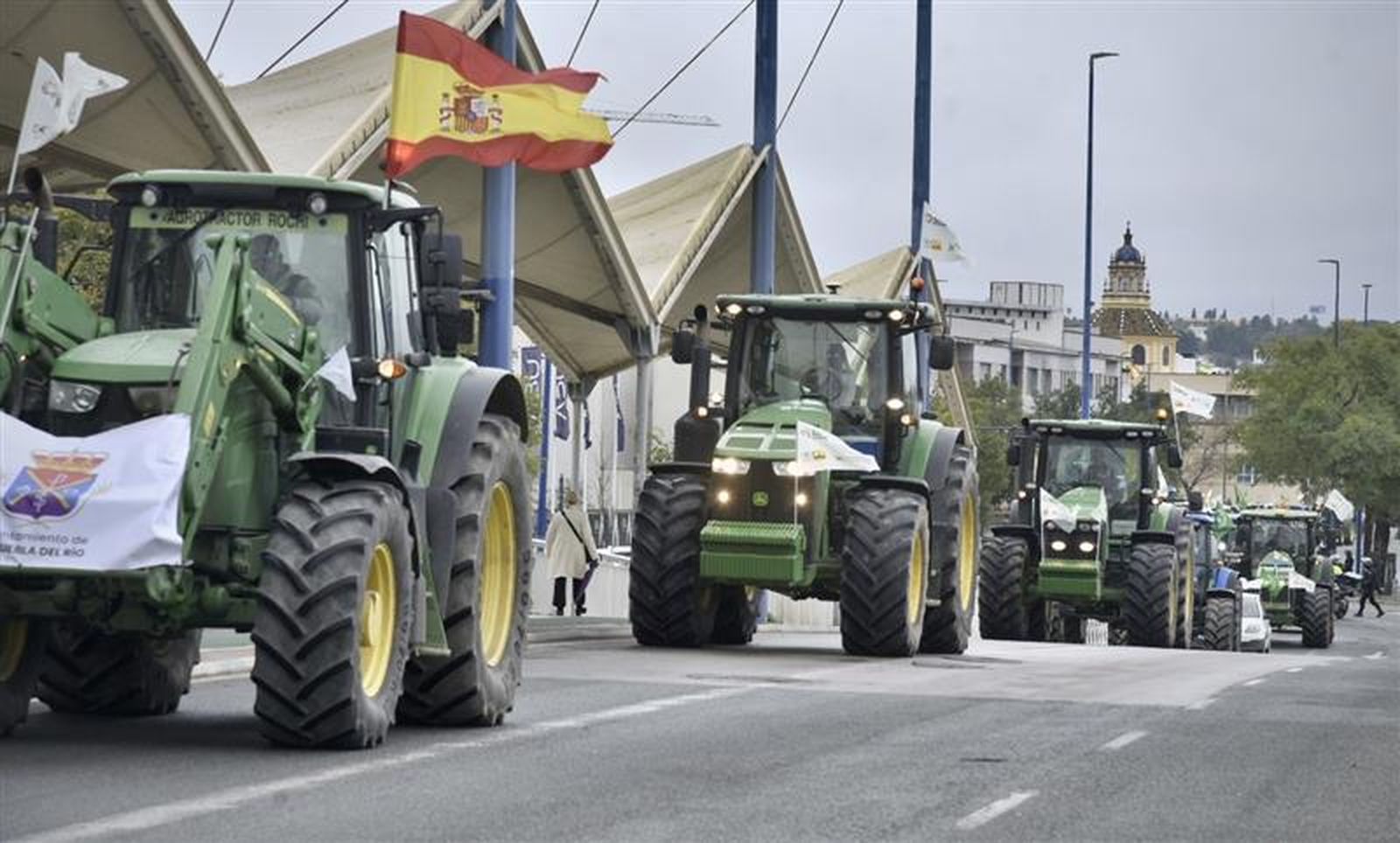 Los tractores por el Puente Cristo de la Expiración