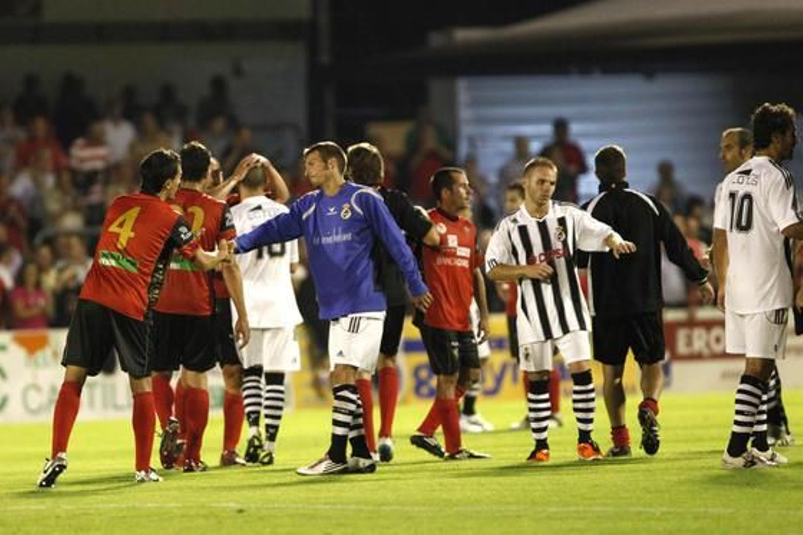 La Balona cae en su regreso a Miranda en un gran partido y queda fuera del torneo./Fotos:LOF

Foto: LOF