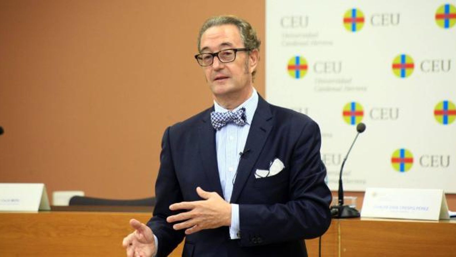 Juan de Dios Crespo, en una conferencia en la CEU.