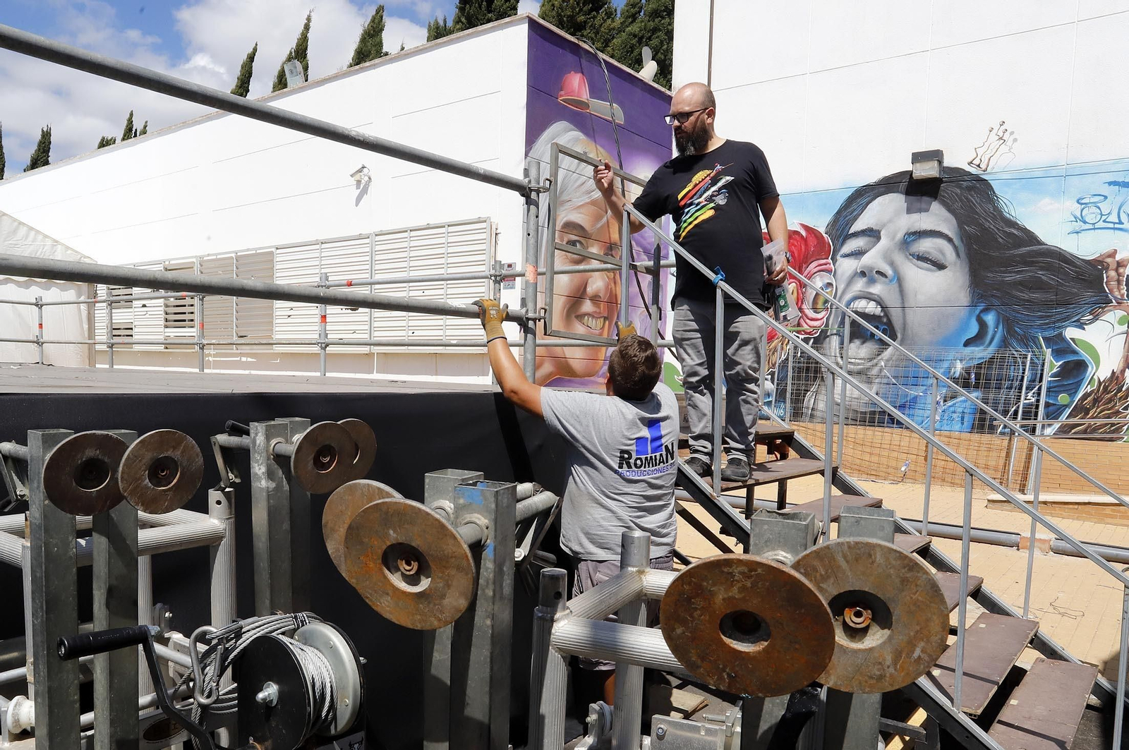 Imágenes de los preparativos para las Fiestas de La Cinta