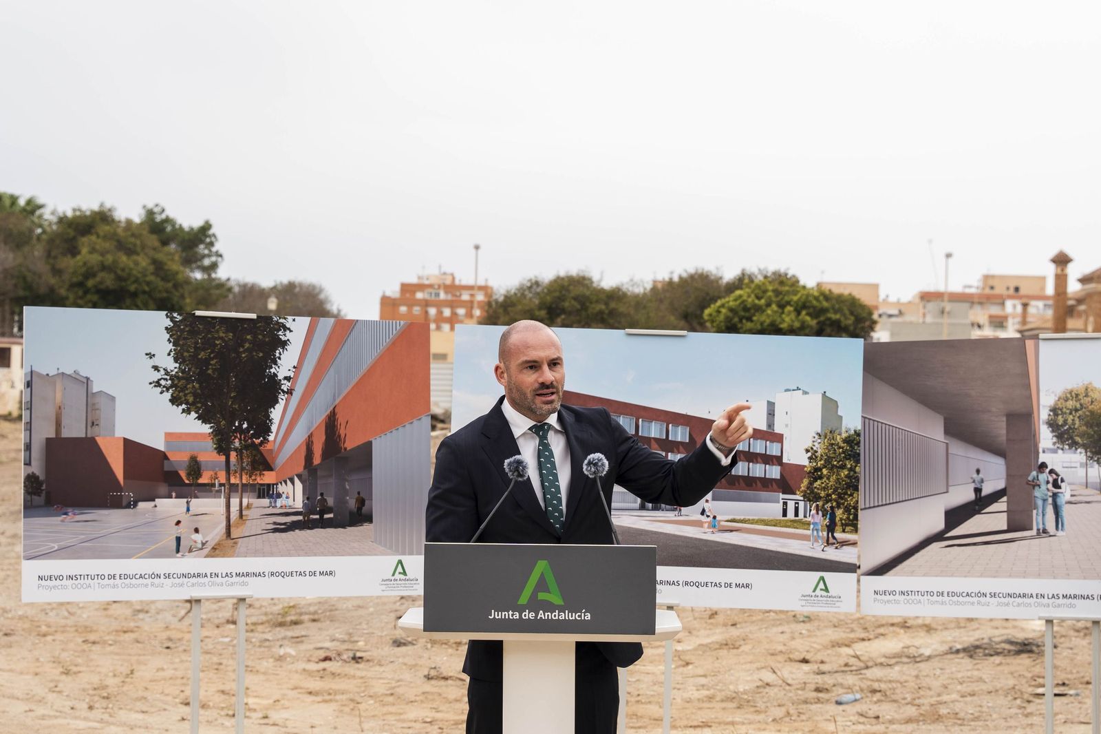 Las mejores imágenes de la colocación de la primera piedra del nuevo IES Las Marinas de Roquetas