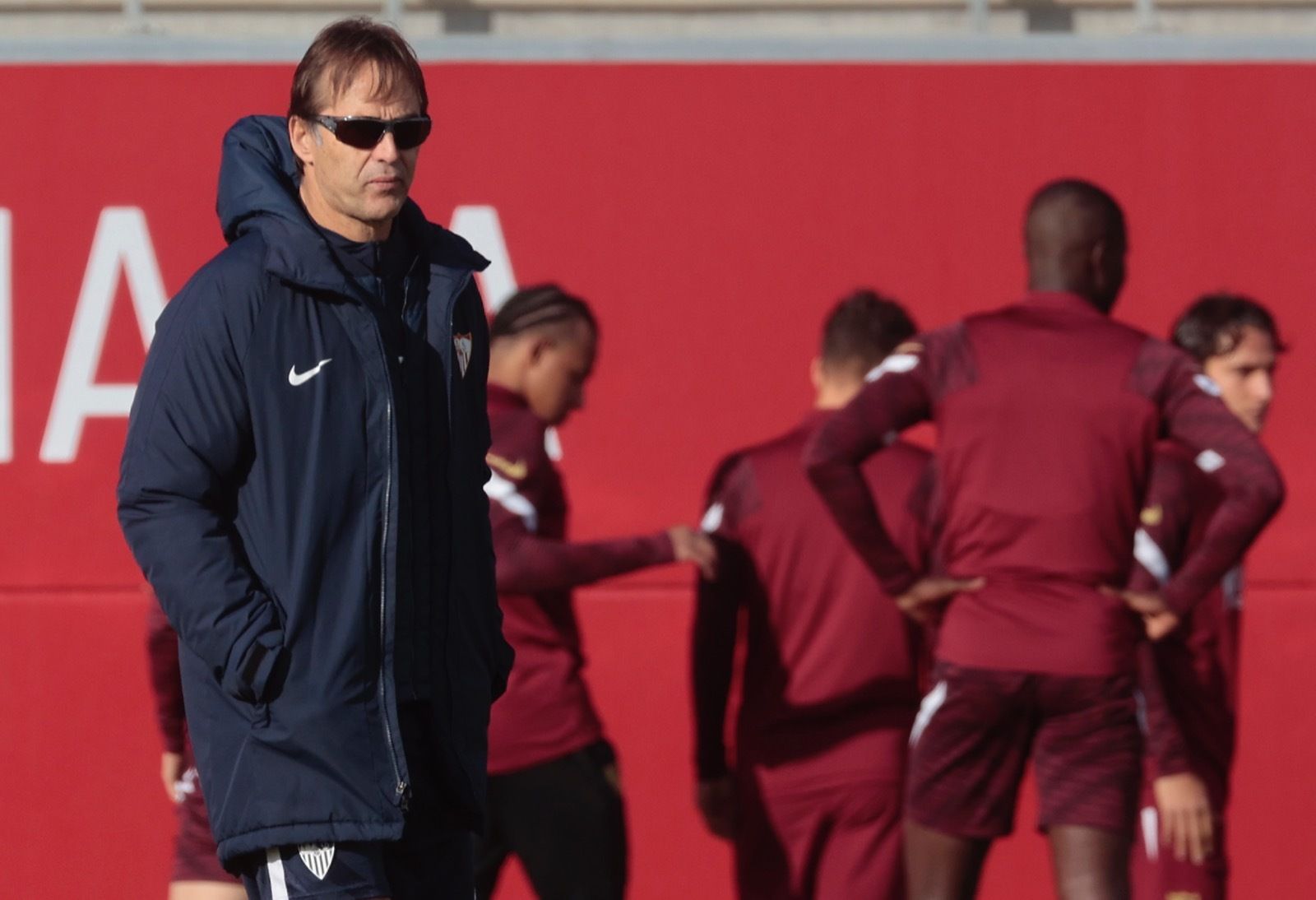 Lopetegui, serio en un entrenamiento.