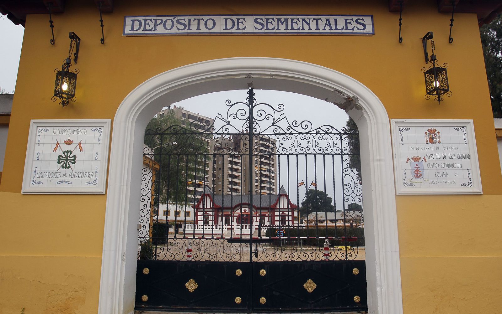 Entrada a las instalaciones del Depósito de Sementales.
