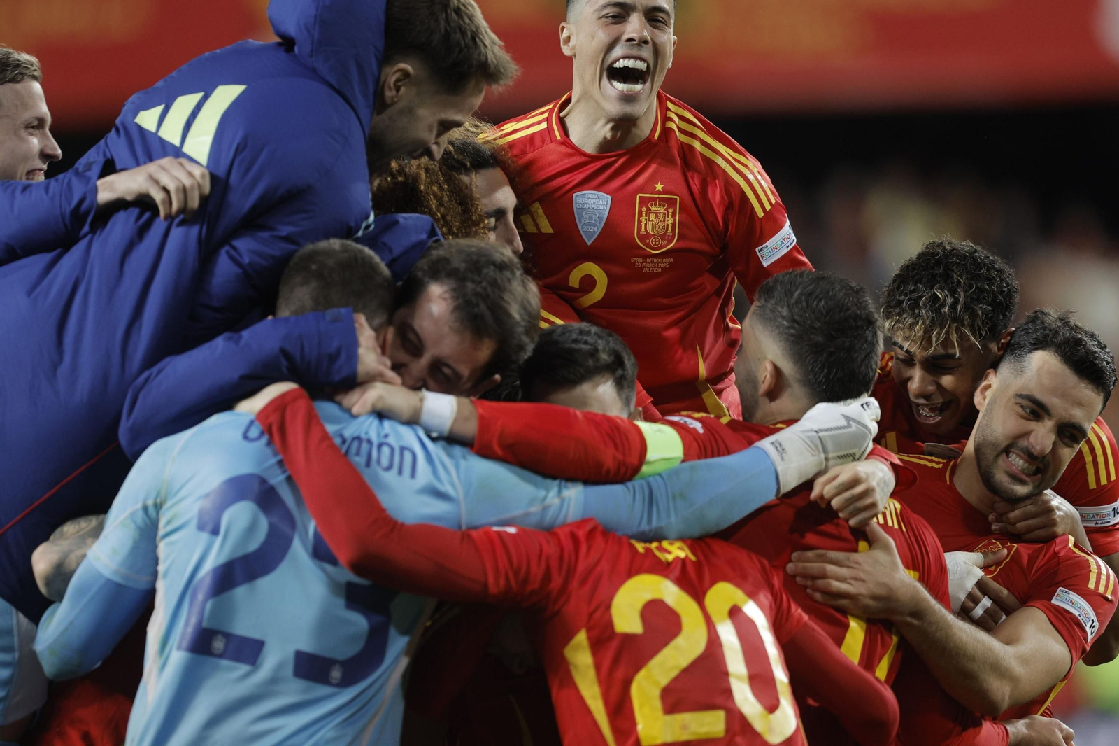 Dean Huijsen, consagración imperial con España