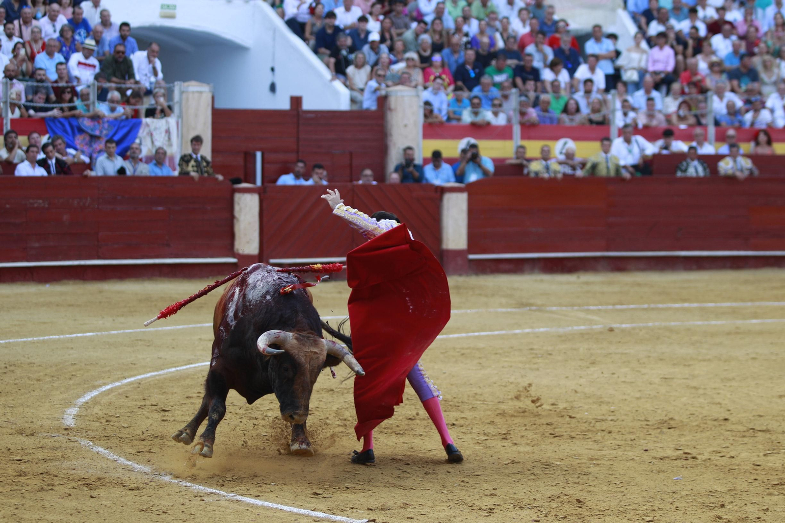 La despedida del torero Enrique Ponce de la Feria de Almería 2024, en imágenes