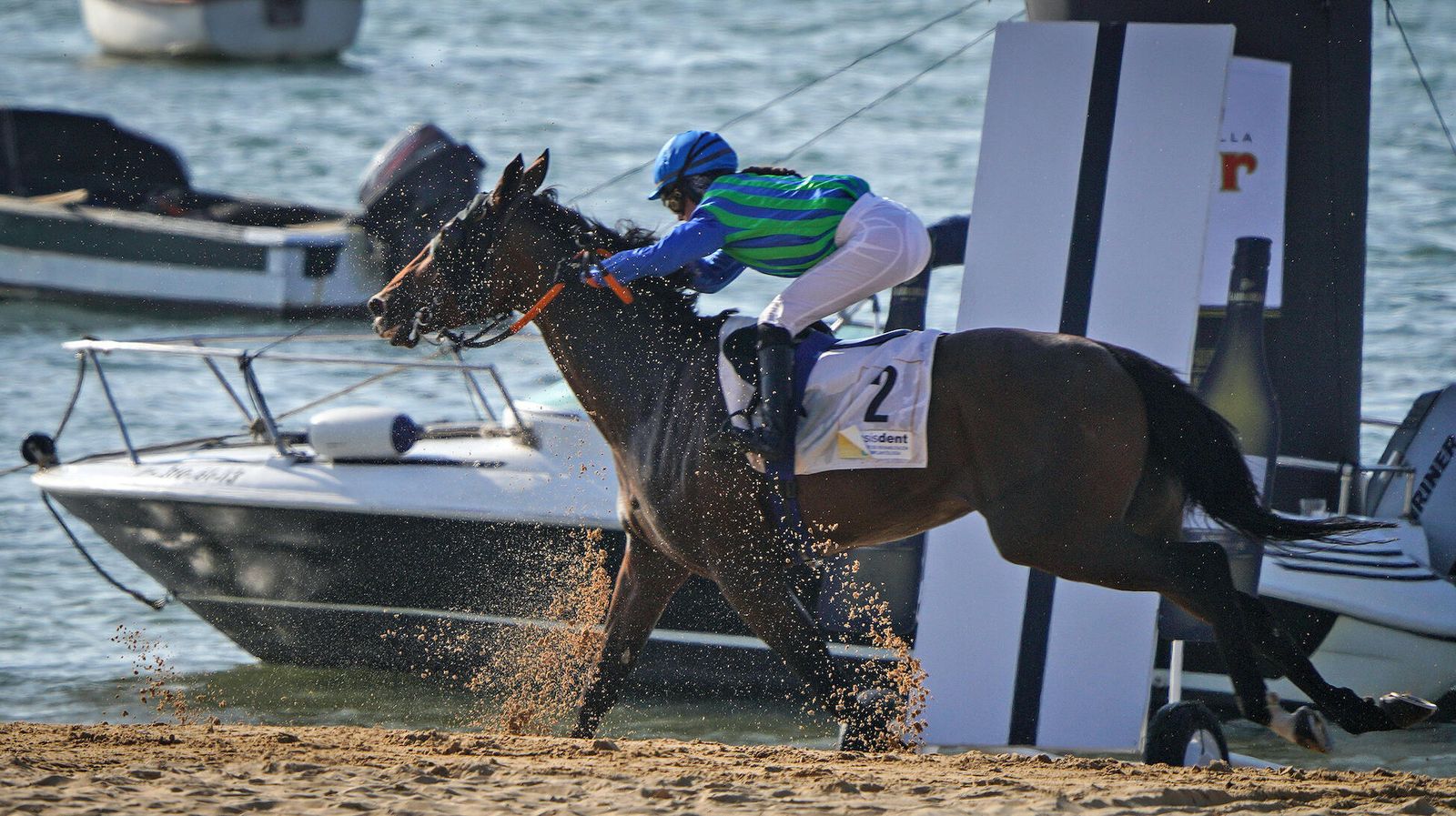 Llegada a meta en una de las carreras de este jueves.