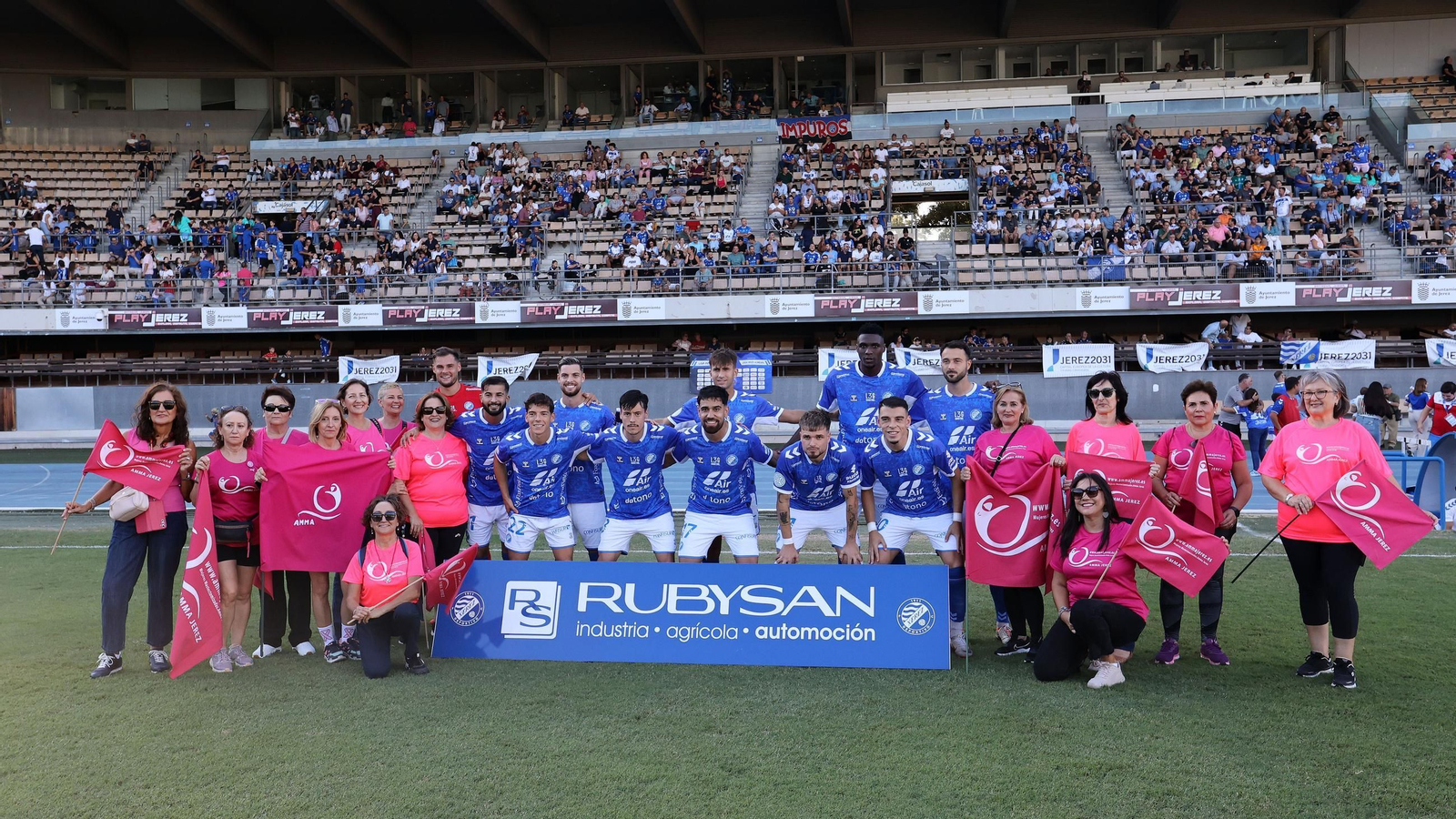 Imágenes del Xerez DFC contra el Águlas FC en Chapín