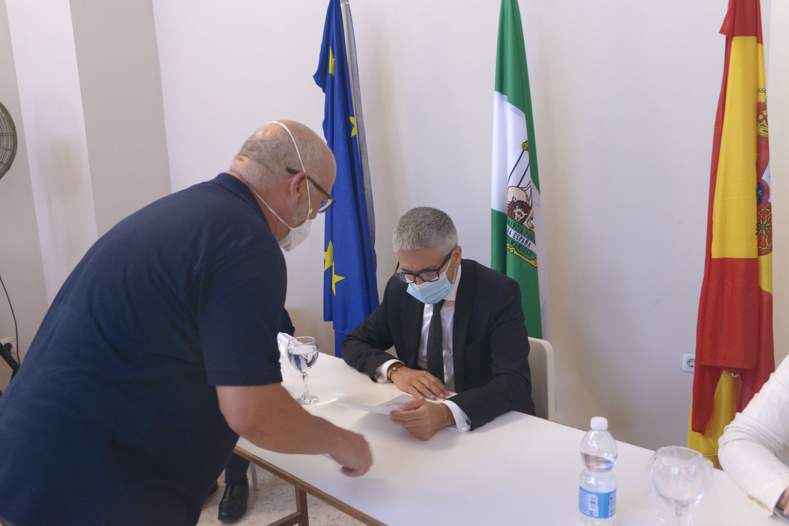 Fotos de la visita del Ministro del Interior a La Linea