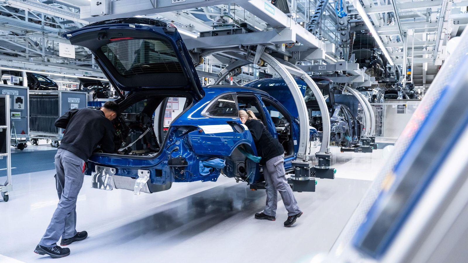 Las reducciones de plantilla no afectarán al personal que trabaja directamente en las líneas de producción de Audi en Alemania.