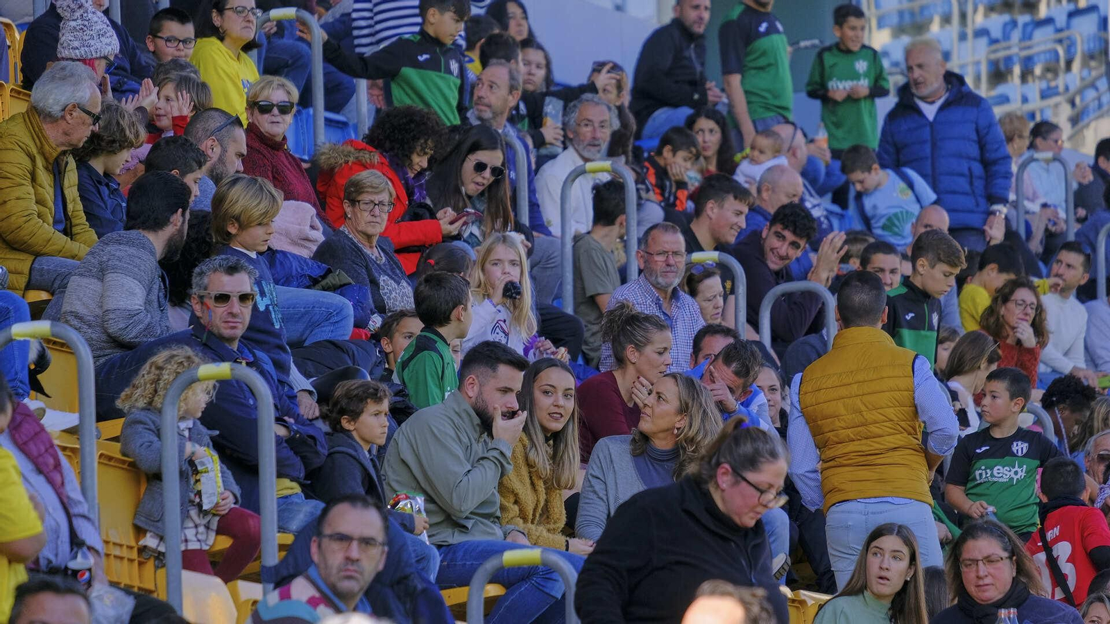 Partido de fútbol a beneficio de la Asociación de Reyes Magos en Carranza