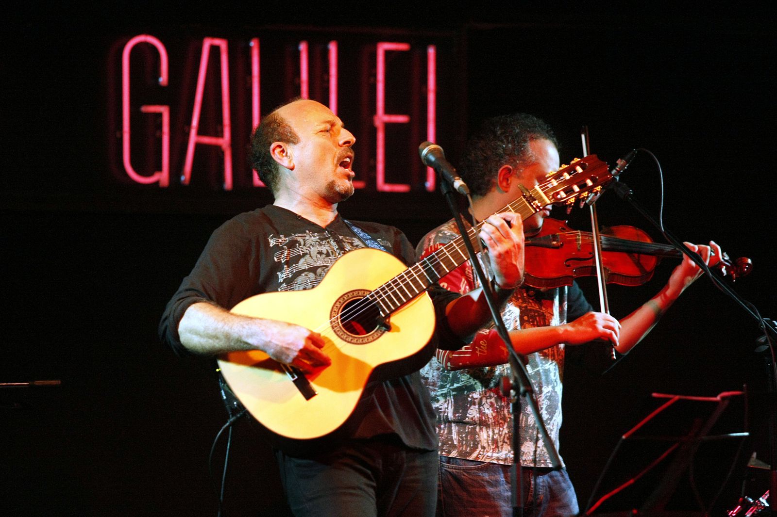 Javier Ruibal se sube esta noche al Parador