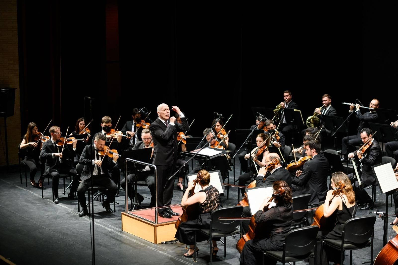 La Orquesta Ciudad de Almería (OCAL) estará dirigida por Michael Thomas.