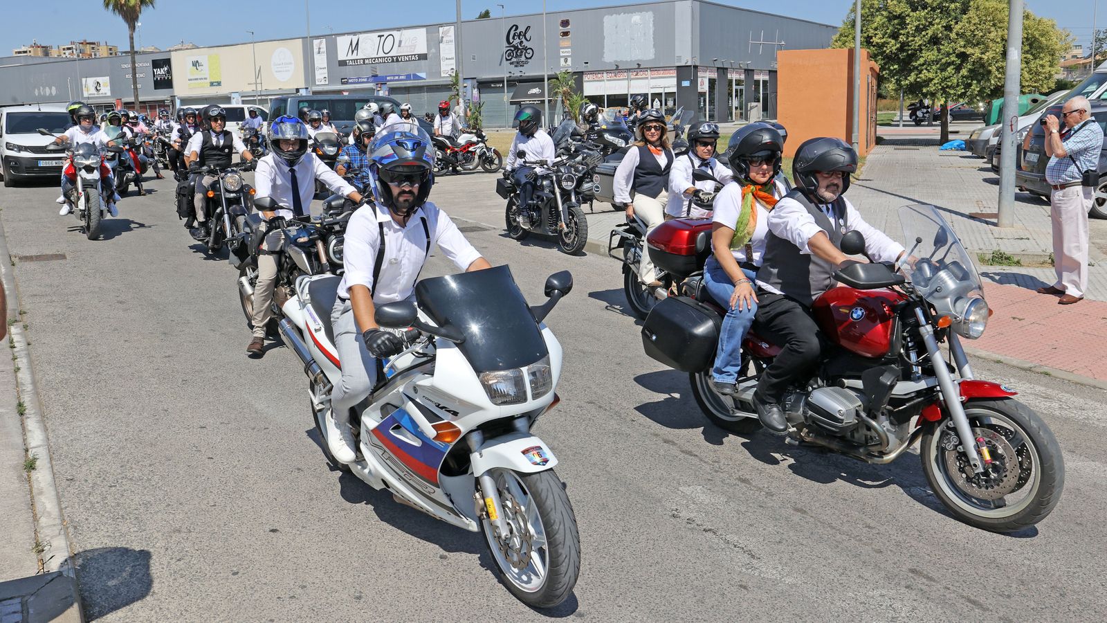 Búscate en el evento motero solidario "The Distinguished Gentleman´s Ride" en Jerez
