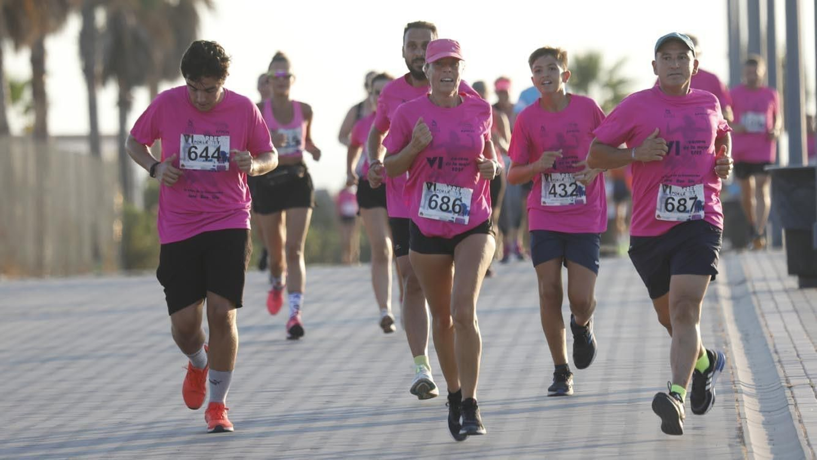 Fotos de la VI Carrera por la Mujer a beneficio de Apron