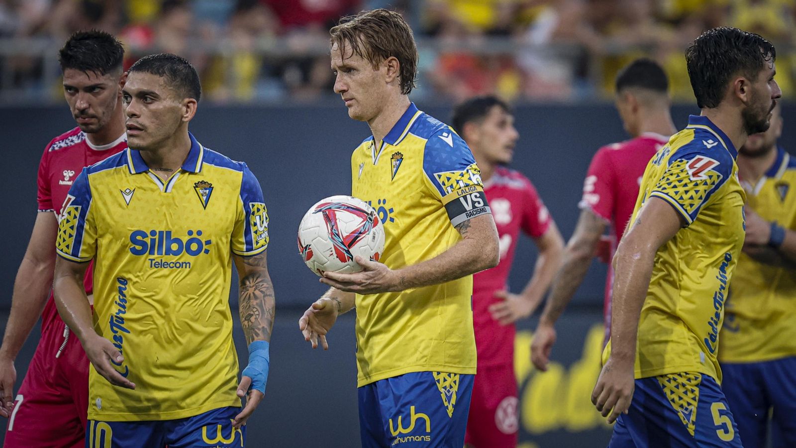 Búscate entre las fotos del partido de fútbol Cádiz CF - CD Tenerife de la Liga Hypermotion