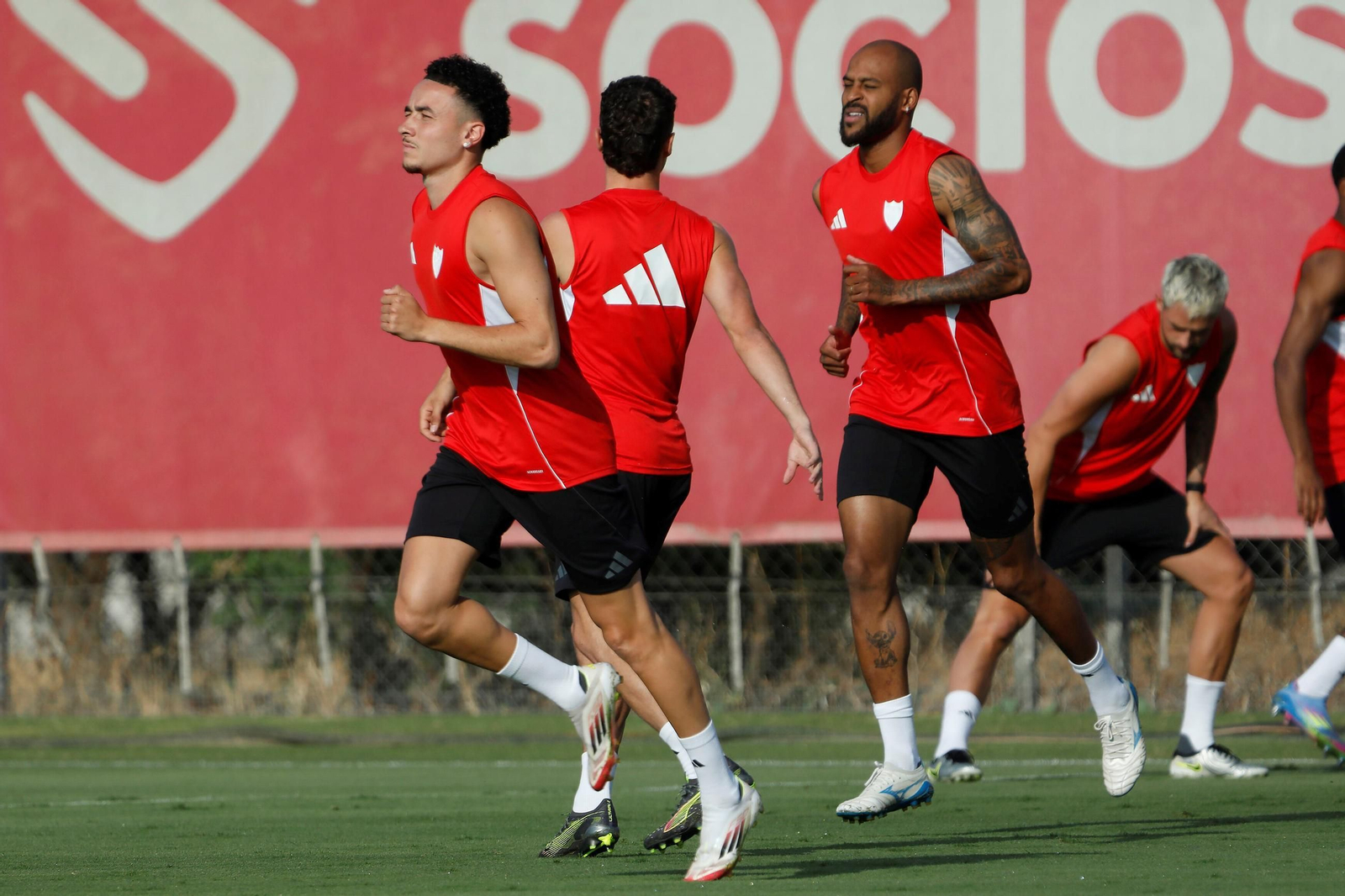 Las fotos del primer entrenamiento del Sevilla FC de la temporada 2025/2026