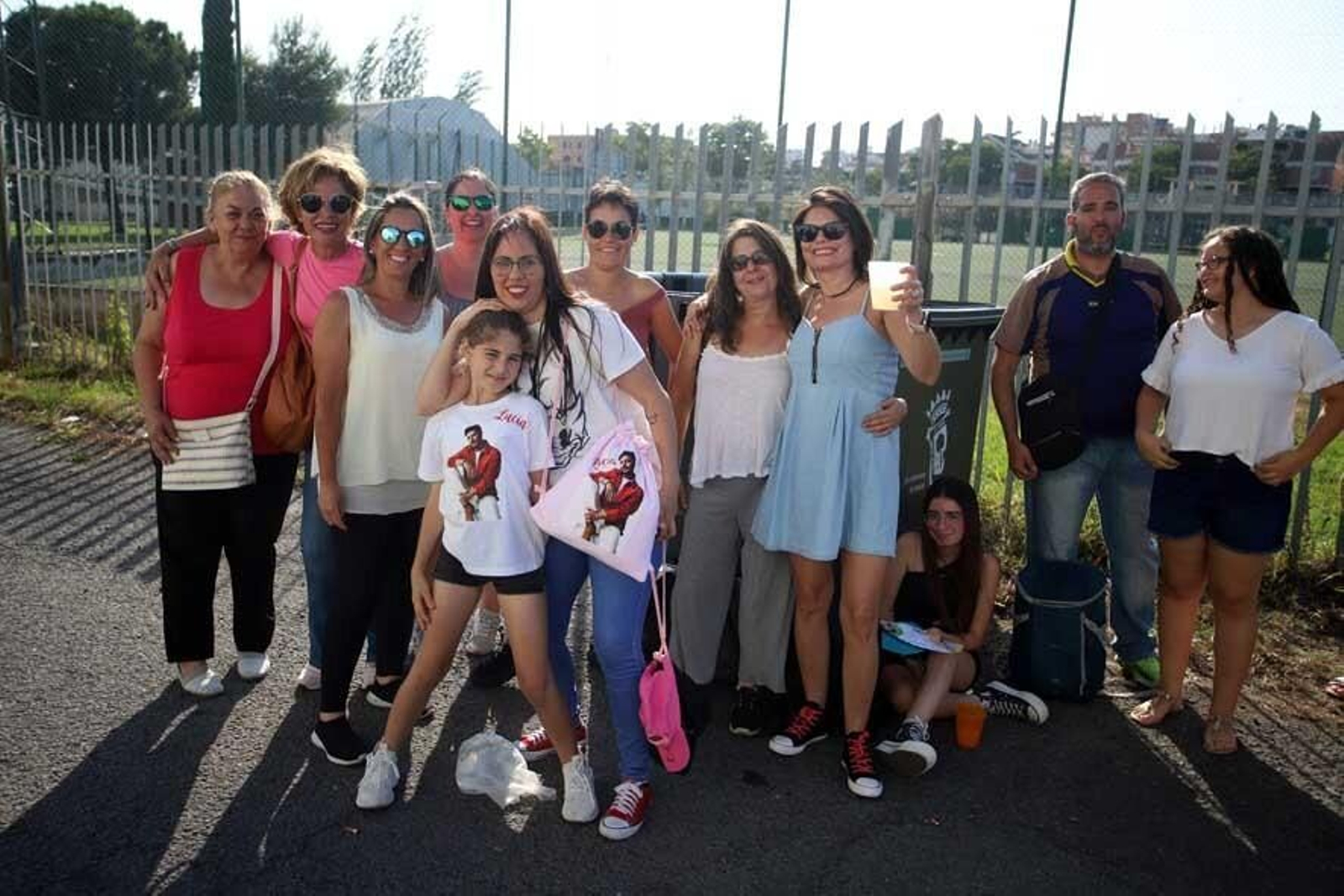 Imágenes del ambiente previo al concierto de Manuel Carrasco en Huelva