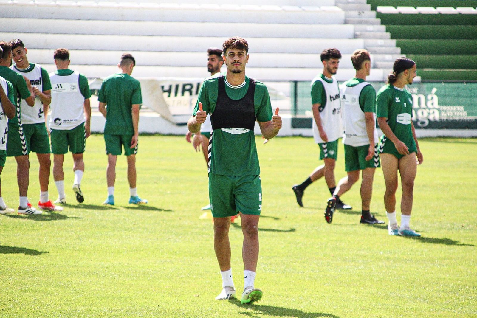 El Antequera, en acción con buenas vibraciones.