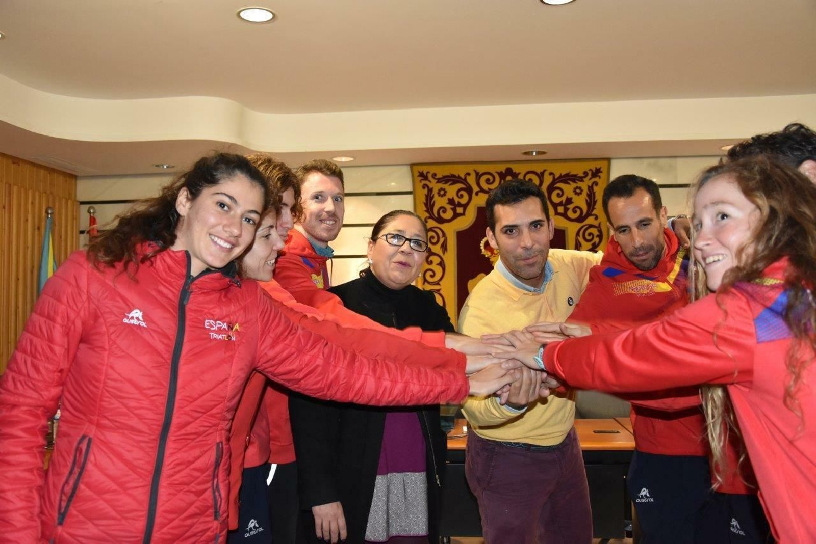 Imagen de la Selección Española de Duatlón en el recibimiento de Punta Umbría