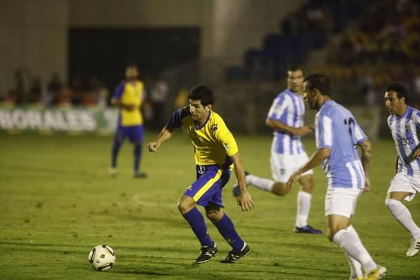 Juanjo salió, vio y marcó un buen gol para poner por delante al Cádiz.

Foto: Jesus Marin