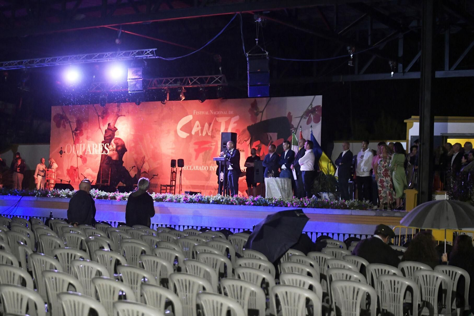 La lluvia irrumpe en el Festival Nacional de Cante Flamenco de Ogíjares