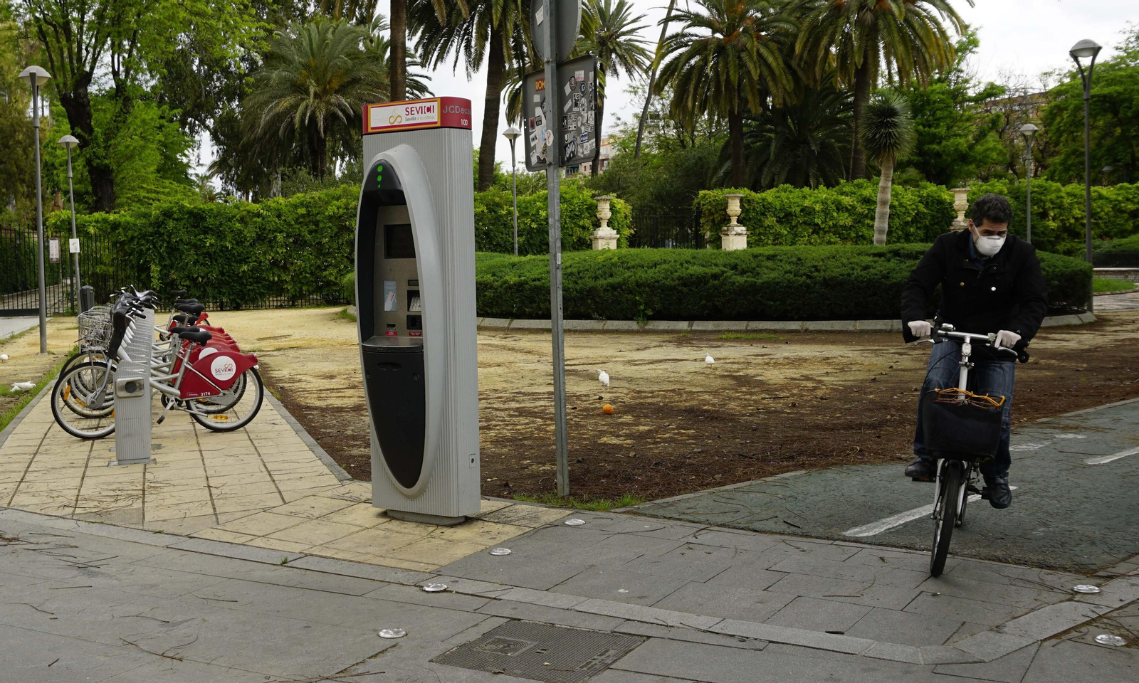 Pocos usuarios de Sevici tras la reapertura del servicio.