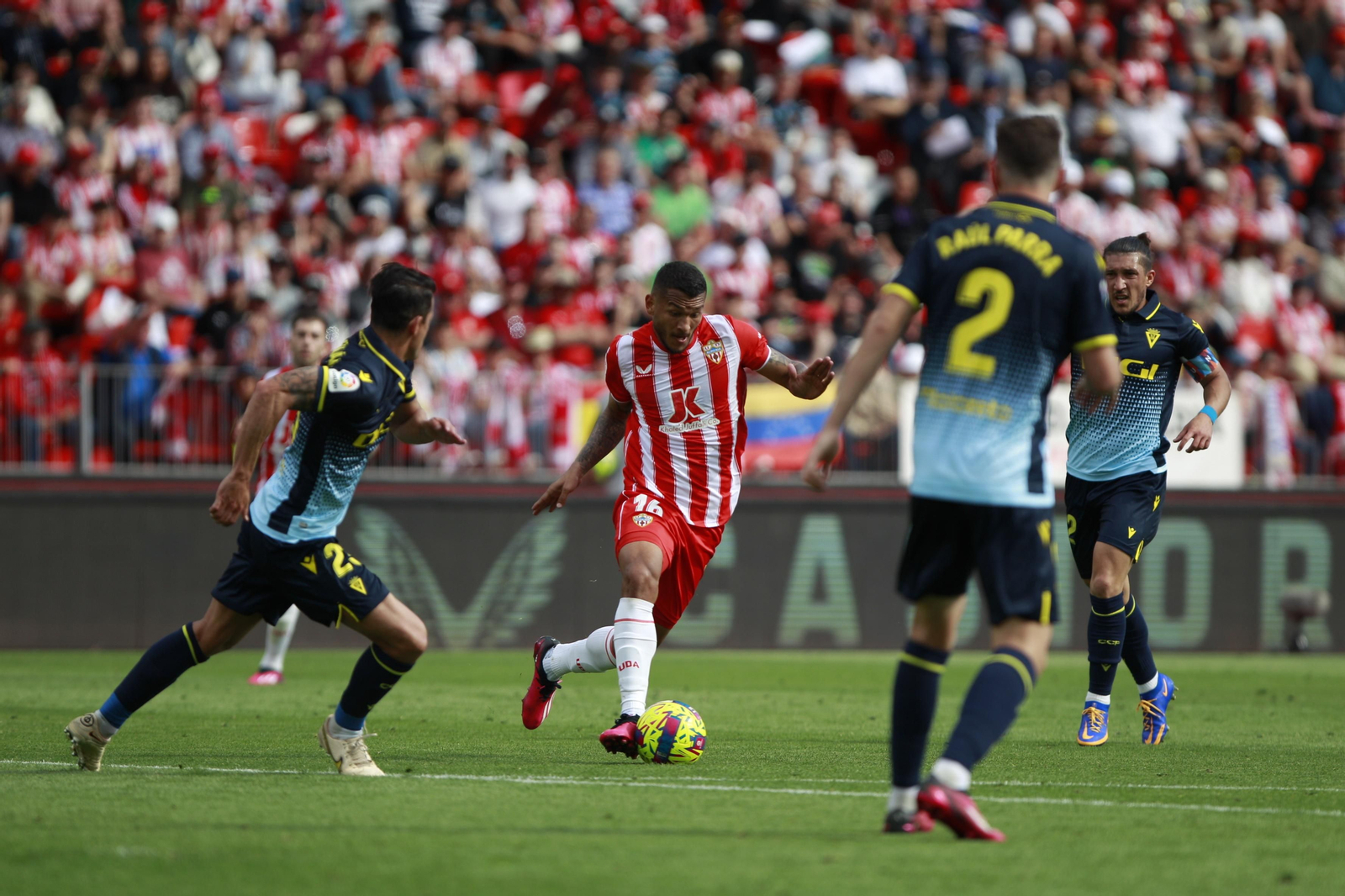 Imágenes del partido de la Liga Santander U.D. Almería-Cádiz C.F.