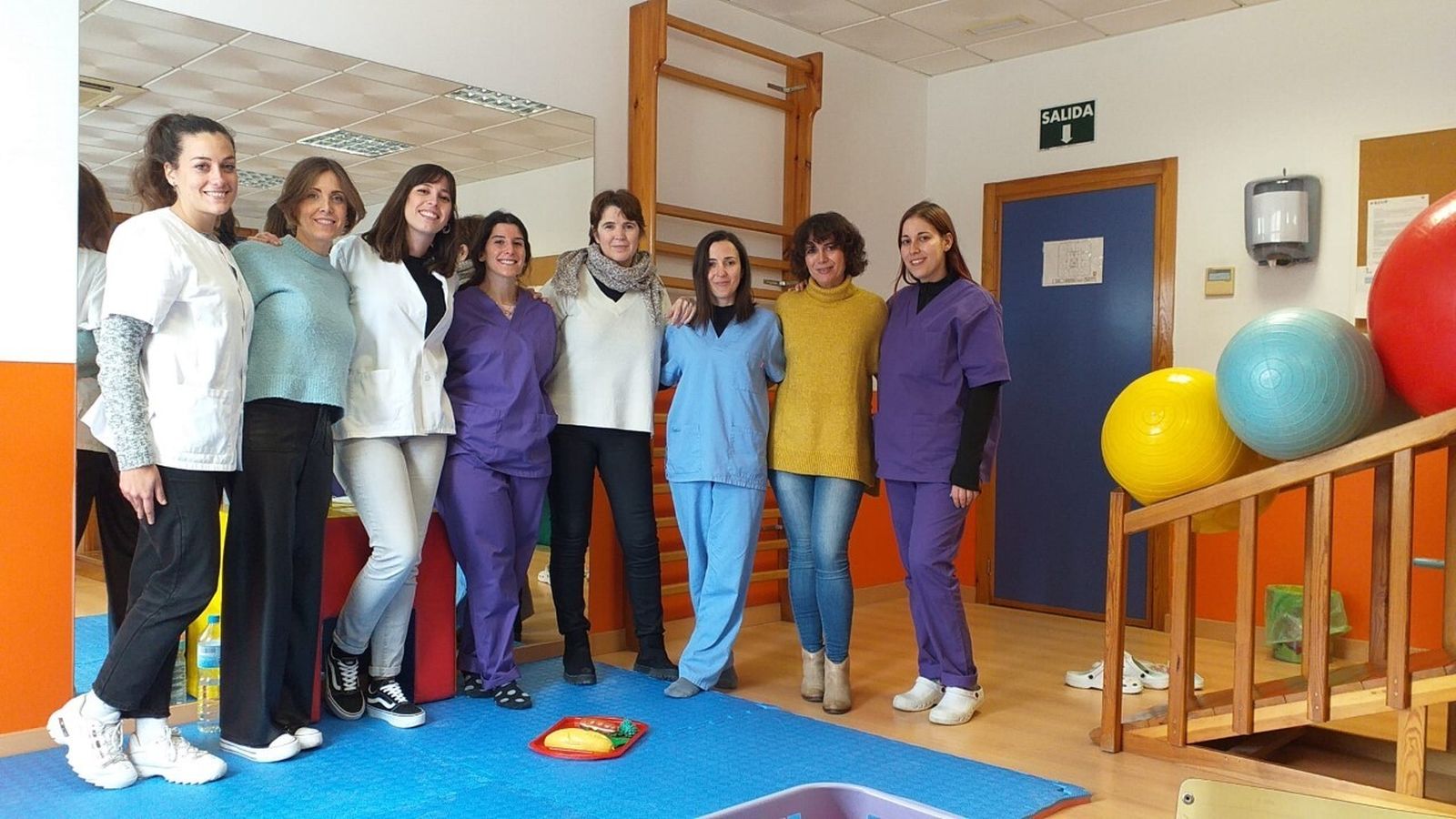 Equipo que atiende a los usuarios del centro en Almería