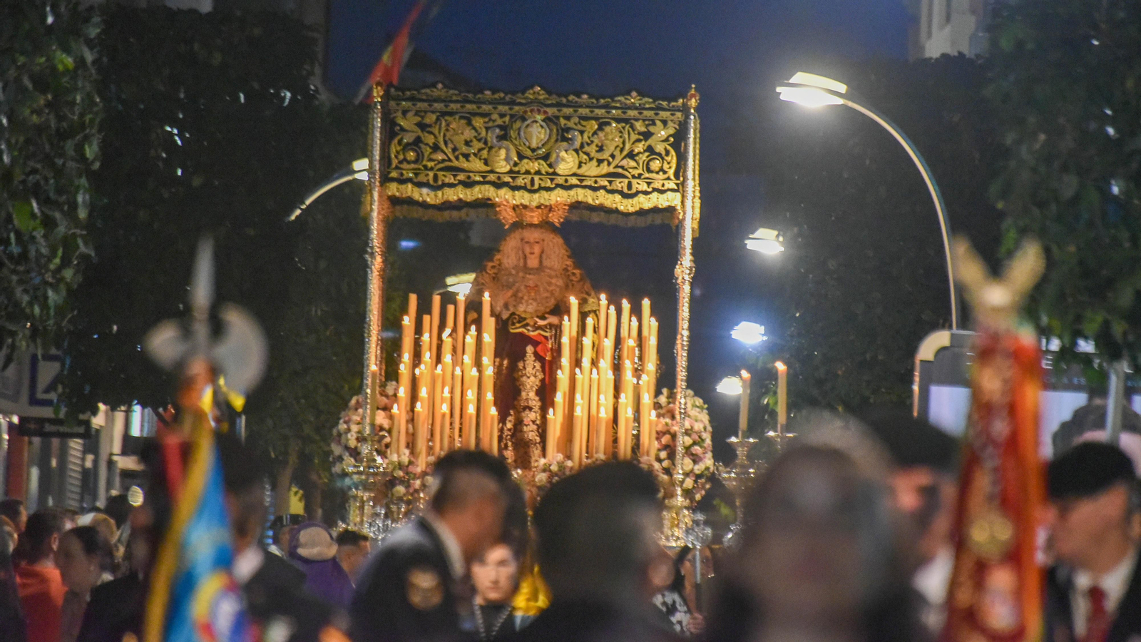 La Magna Mariana de Algeciras por la calle Convento, en imagenes