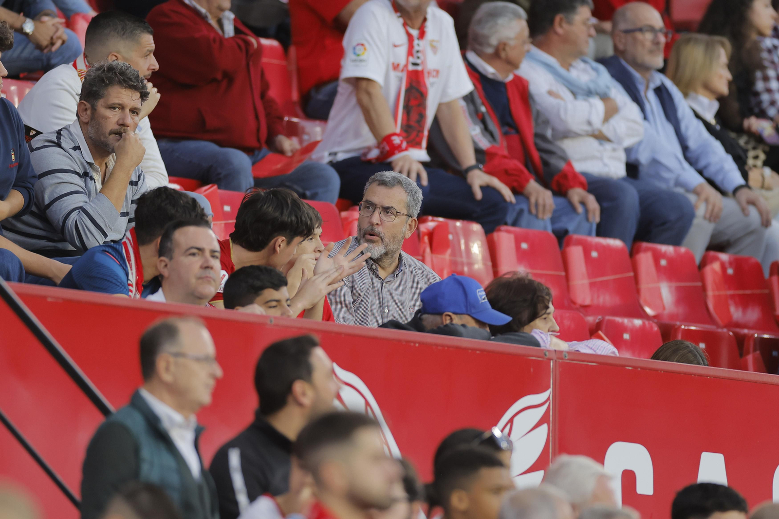 Búscate en las fotos del Sevilla-Betis