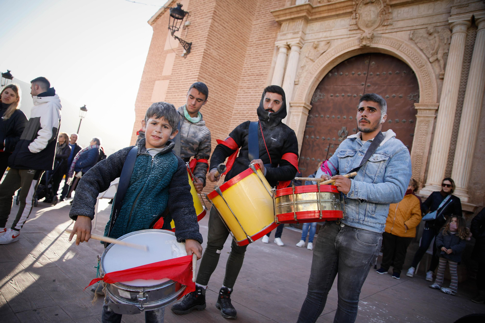Las mejores imágenes del cierre de fiestas en Fiñana con "Las Ollas"