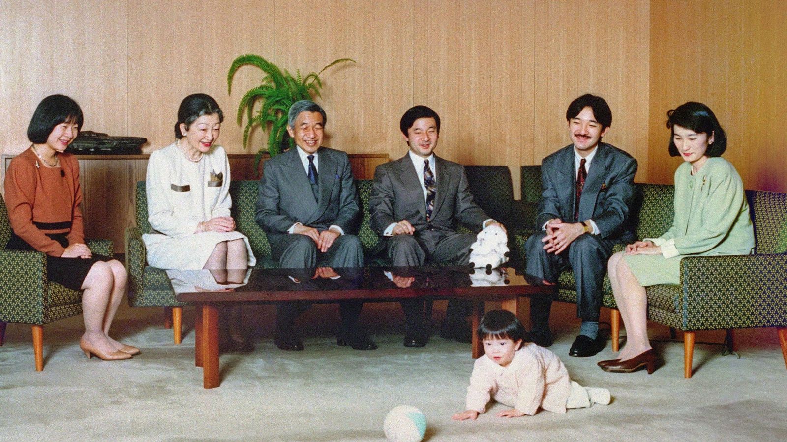 Foto de la familia real japonesa hace años.