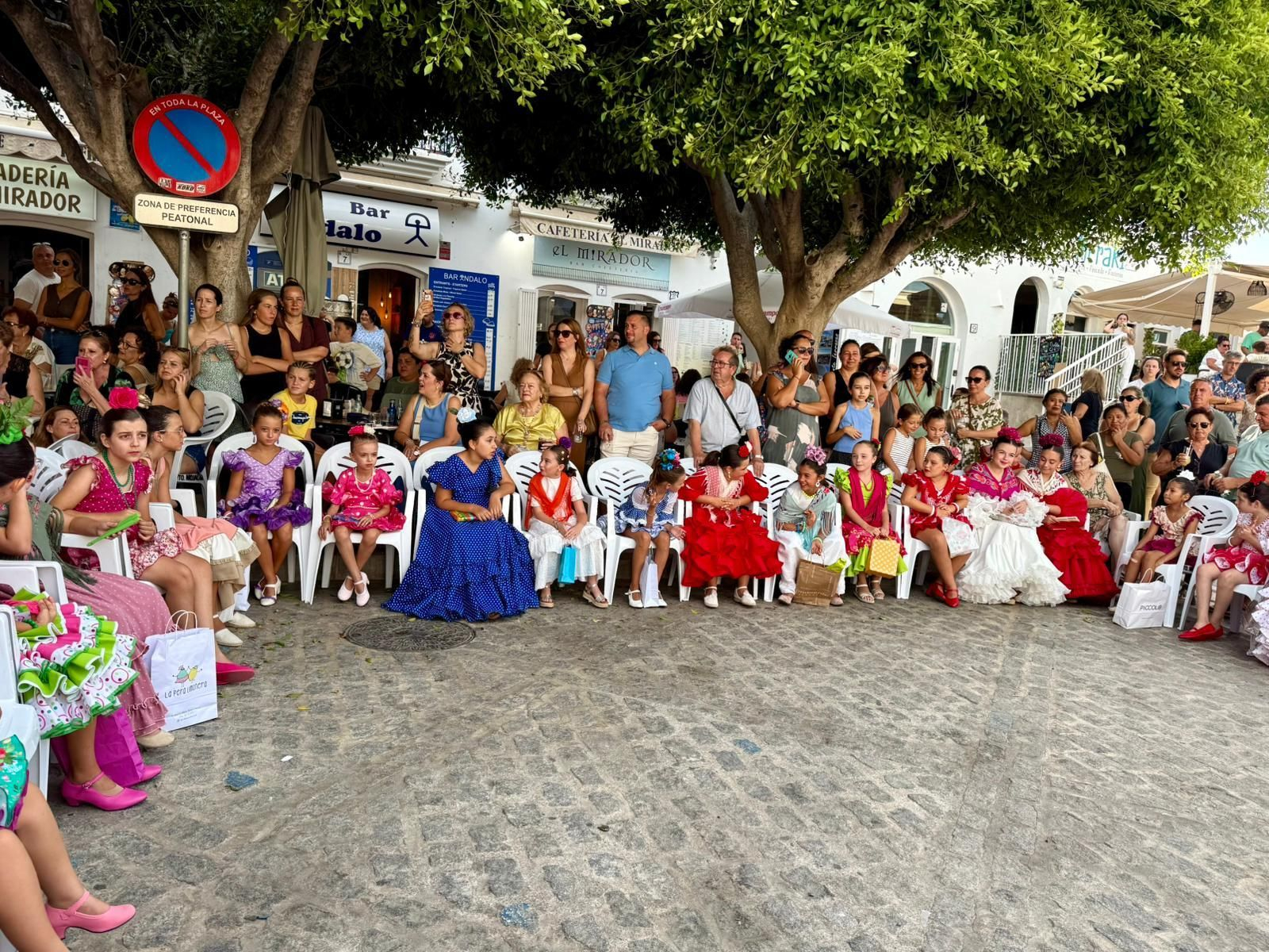 Las mejores imágenes de la Feria del Mediodía y la carrera de cintas infantiles de Mojácar