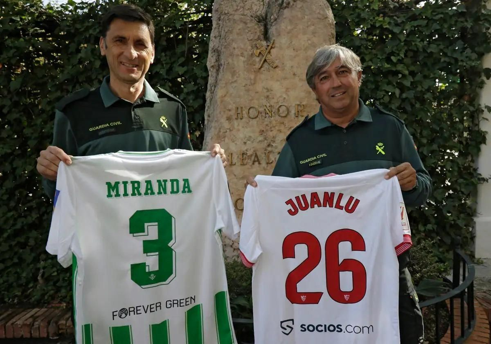 El Gran Derbi, presente en la Guardia Civil a través de los padres de Miranda y Juanlu El Gran Derbi, presente en la Guardia Civil a través de los padres de Miranda y Juanlu