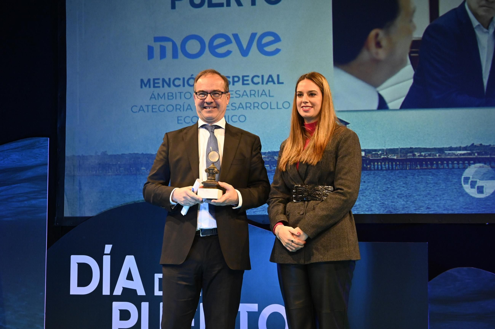 Imágenes del acto de celebración del Día del Puerto, en Huelva