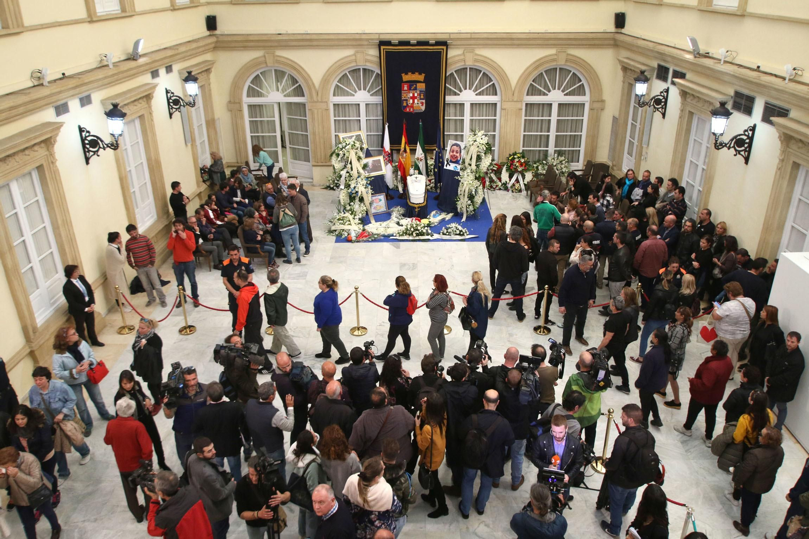 Las imágenes de la capilla ardiente por Gabriel