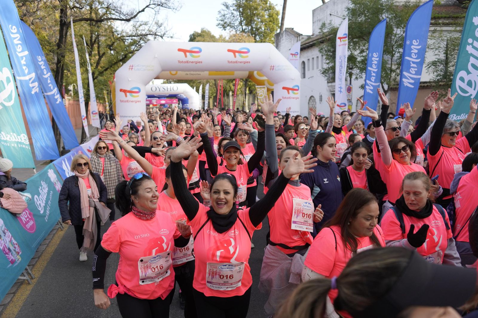 Búscate en las fotos de la Carrera de la Mujer de Sevilla