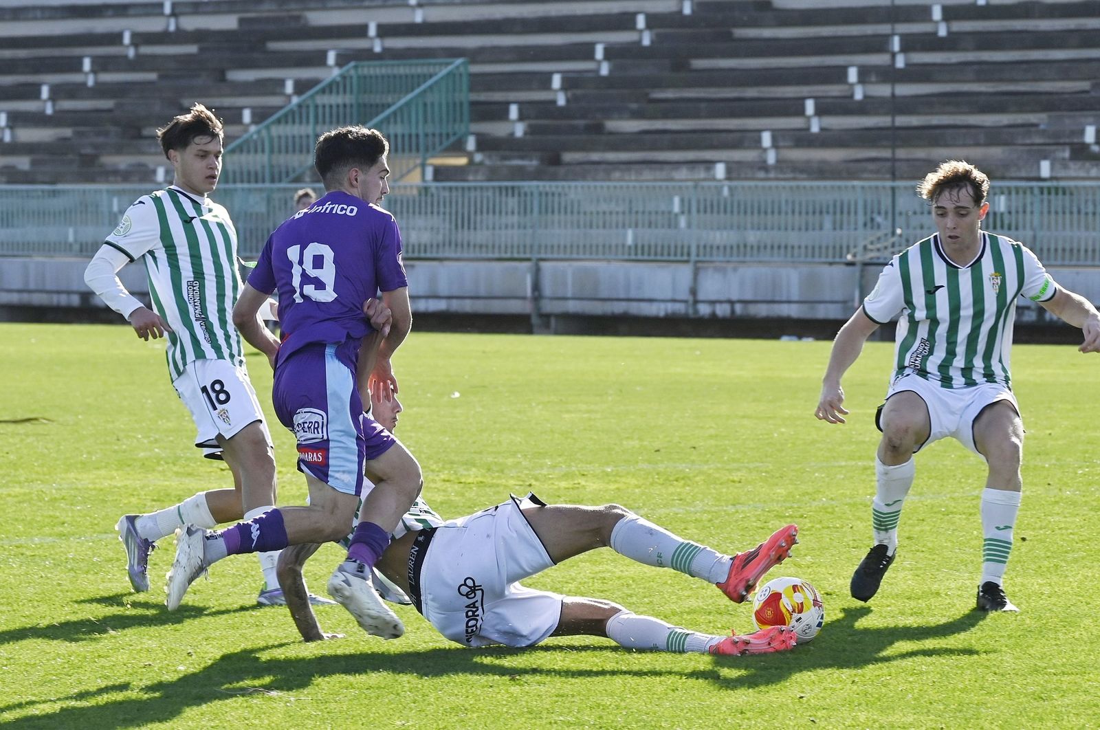 Las mejores fotos de la victoria del Ciudad de Lucena en el derbi provincial ante el Córdoba B