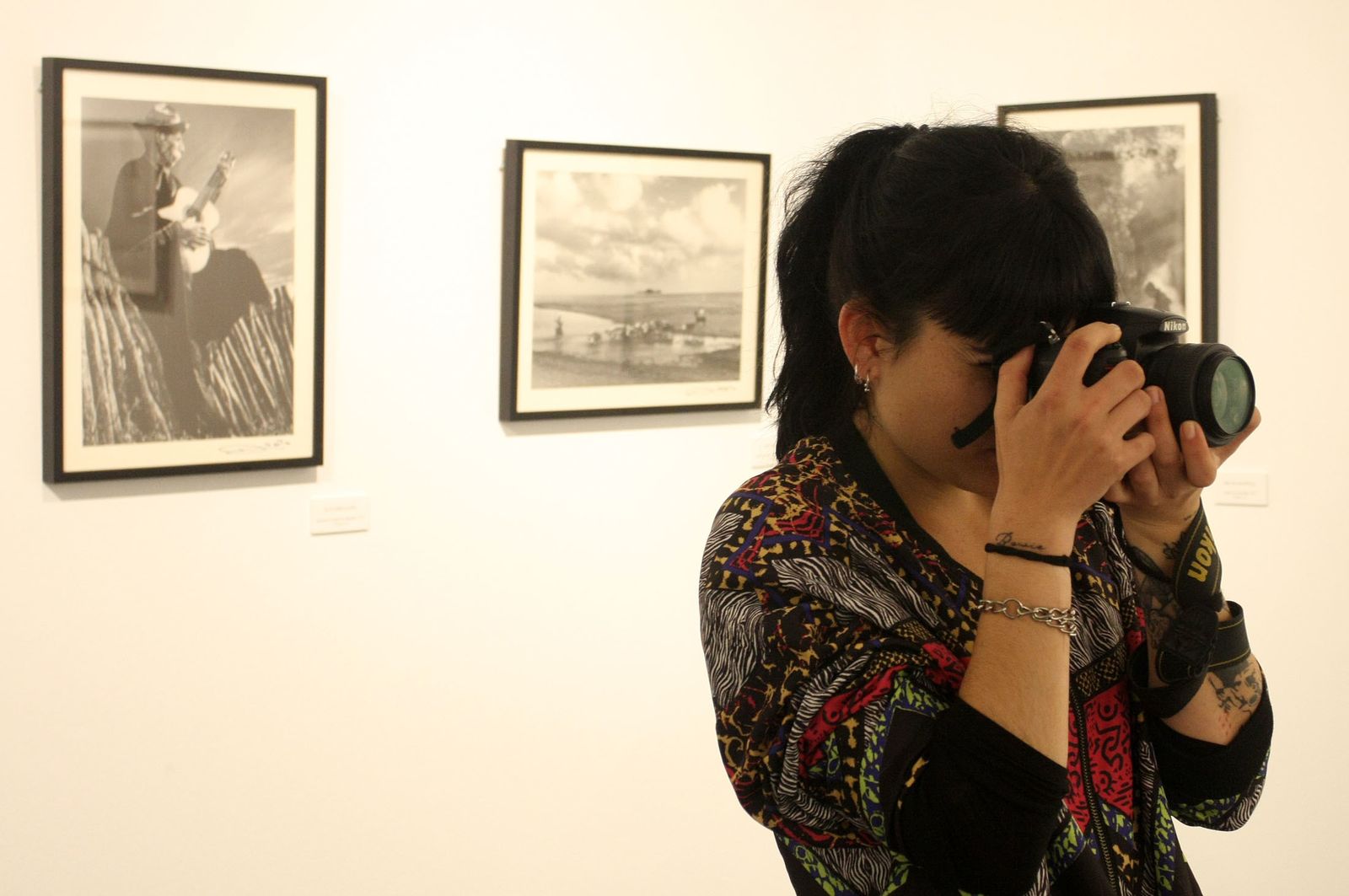 Latitudes. Exposiciones de Alberto Korda y de Pedro Luis Raota