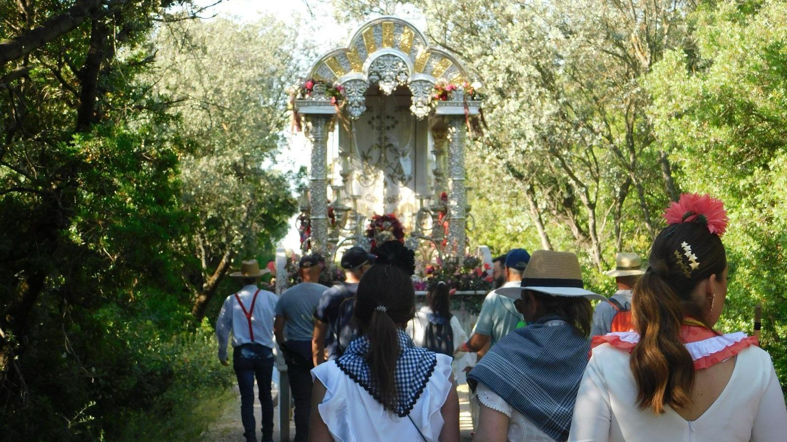 Peregrinos de la Hermandad de la Virgen del Rocío de Córdoba en 2024.