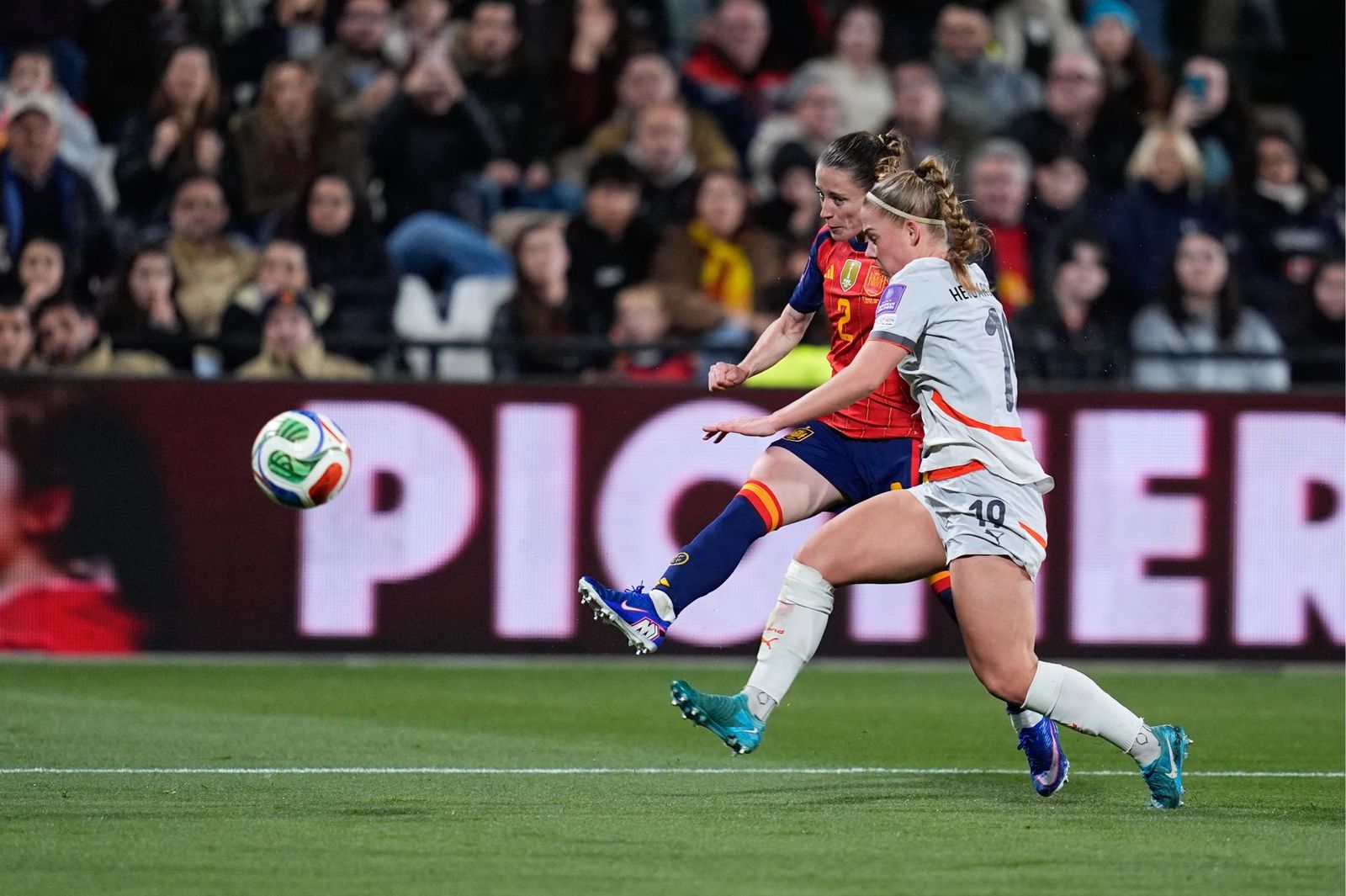 Las fotos del España-Islandia de fútbol femenino