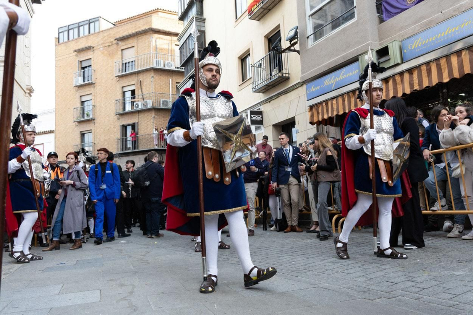 Los jiennenses arropan a las tres cofradías de la tarde en un Domingo de Ramos más caluroso de lo esperado (II)
