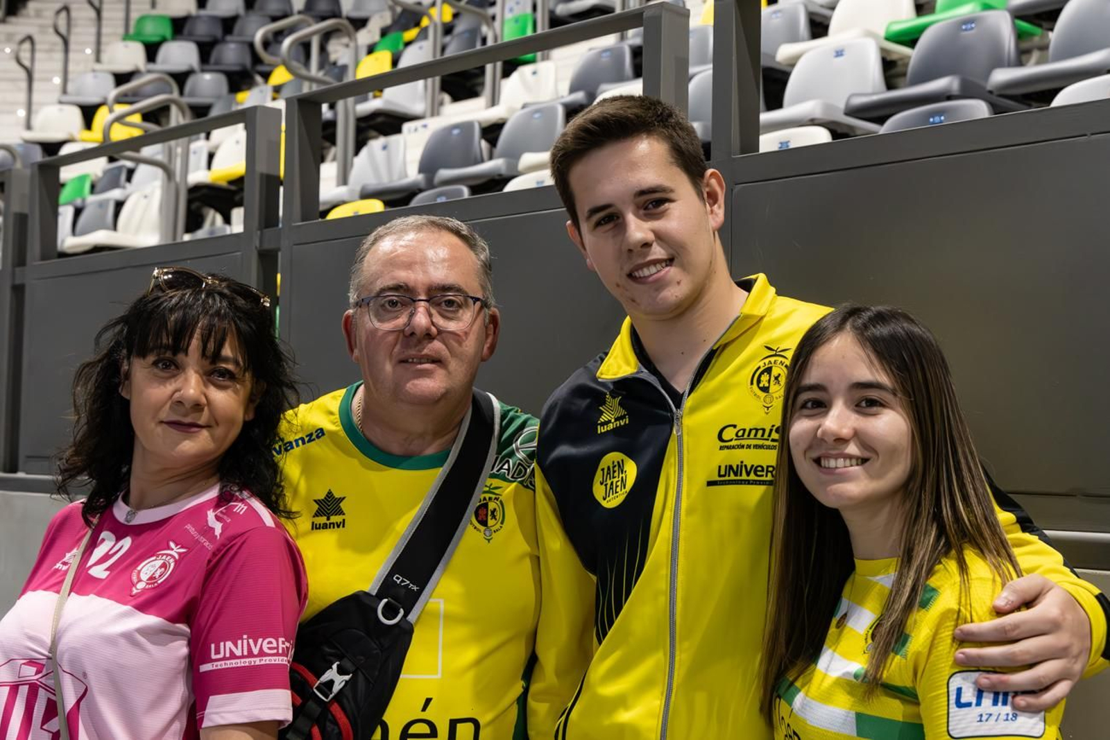 En imágenes: así disfrutó la afición del Jaén Paraíso Interior FS en el triunfo ante Ribera Navarra FS